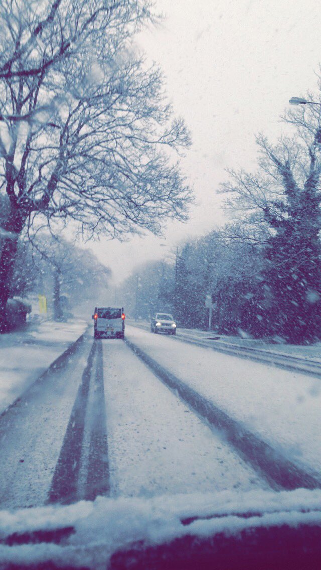 HannahW_JLS's tweet photo. @StrayFM Knaresborough road right now #snow ❄️❄️ https://t.co/m53AcWqTUl