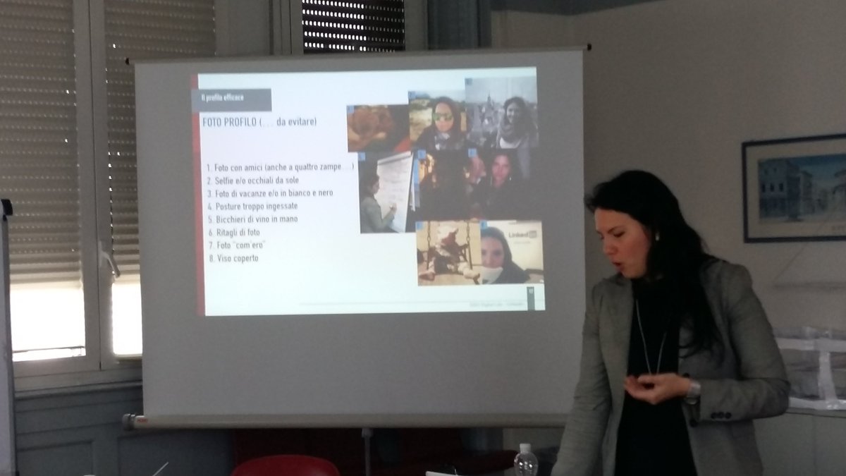 GsoConsulting's tweet photo. L'importanza della foto profilo: sul lavoro l'abito fa il monaco, anche su #LinkedIn #GSODigitalLab @valemariniHR https://t.co/m95aU8lNaq