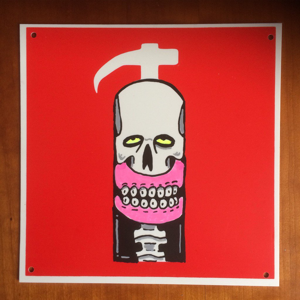 onlysweettoof's tweet photo. SKULL BLASTER #Sweetoof #fireextibguisher #sign sweettoof .bicartel.com https://t.co/kbvTgEYGhe