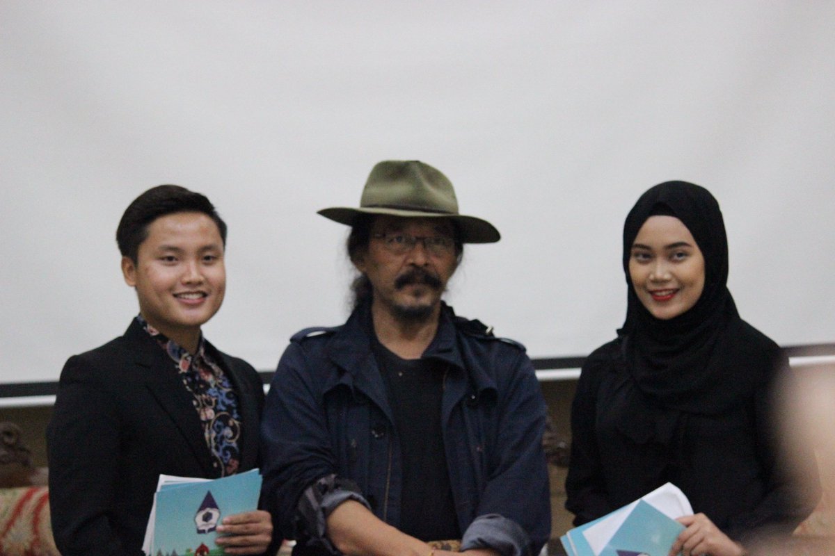 English Club Fisip tweet media