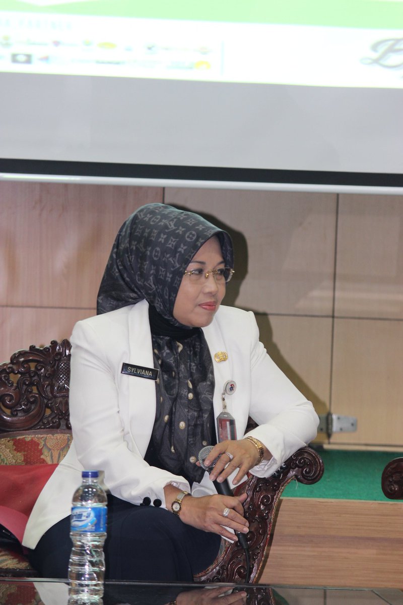 English Club Fisip tweet media