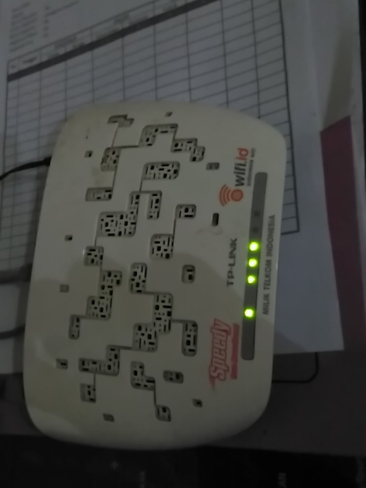 imunta's tweet photo. @TelkomCare Internet sudah bisa, telepon masih mati https://t.co/1UJ4xNeil3