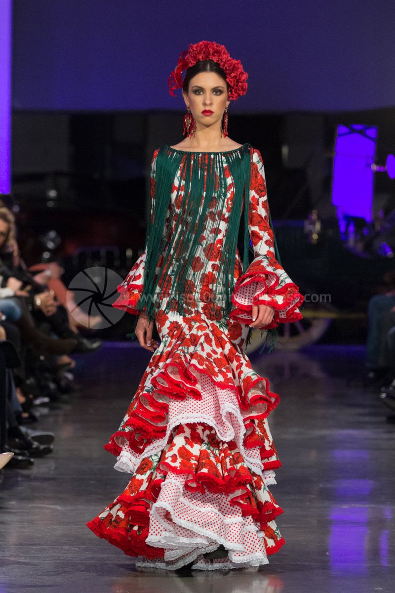 iso100photpress's tweet photo. Todas las imágenes de "Lola" @FLAMENCAGOMEZ @FIMAFMalaga #FIMAF2016 #ModaFlamenca en: https://t.co/YzdUuUVlY1 https://t.co/9OiHHYfFOt