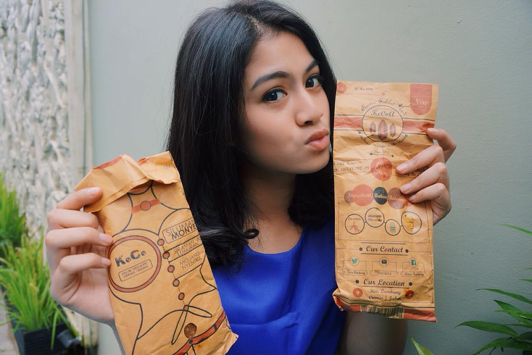 Cindy anak jalanan  jg udah nyobain kecenya dong, masa km ngga? Km blm kekinian kalo blm nyoba cemilan yg satu ini 😉