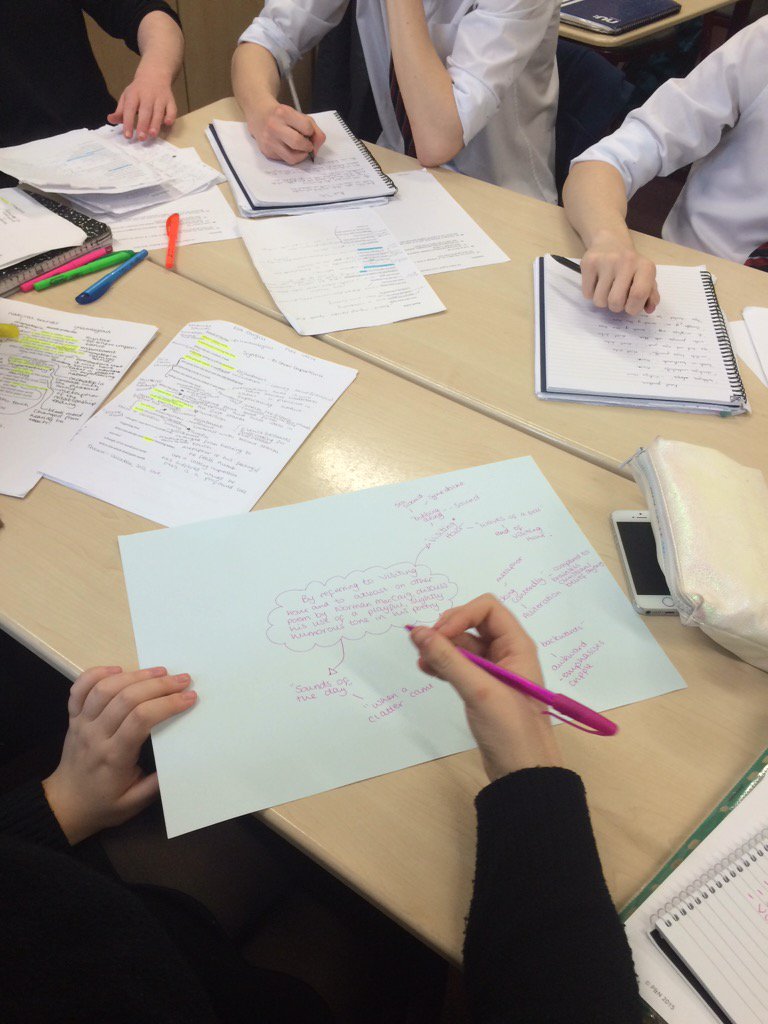 StJoAcadEng's tweet photo. S6 Higher class are working in their teams to prepare for their #Higherexam #workingtogethermakesgreatlearning ๐โ๏ธ https://t.co/8NSOpysNgr