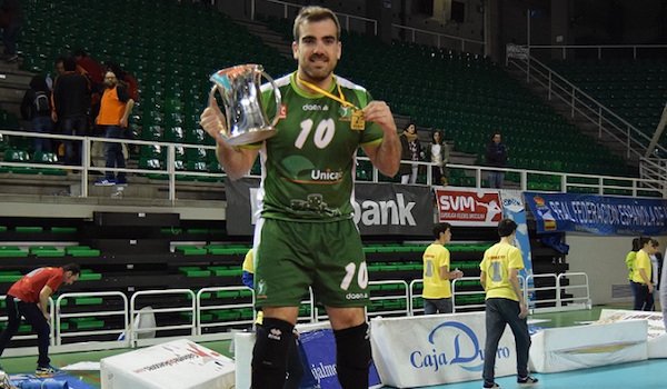 sdcandil's tweet photo. Cabrera regresa a Cantabria como campeón y apuntando al triplete de @cvalmeria https://t.co/PiiL0WzREv @go_deporte https://t.co/4XlAJHESFe