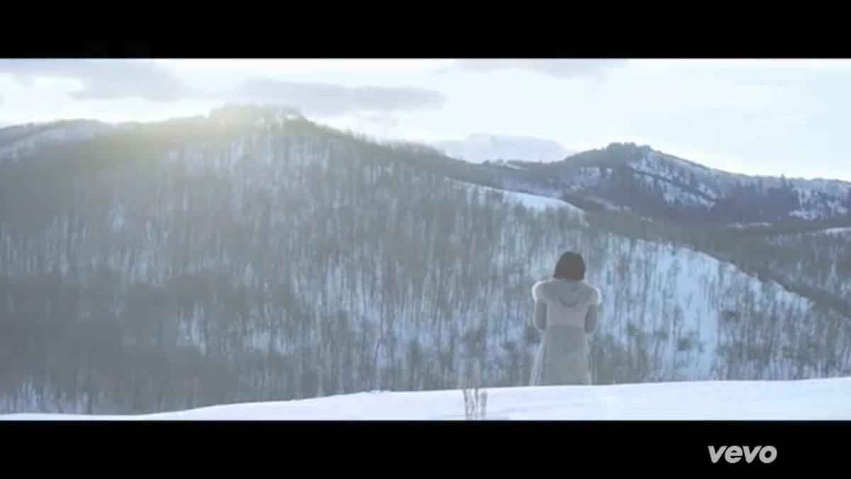 _arianalayouts's tweet photo. Go @ddlovato on your best mv! #StoneColdVideoTODAY #stonecoldmusicvideo https://t.co/ewVIpLCG9w