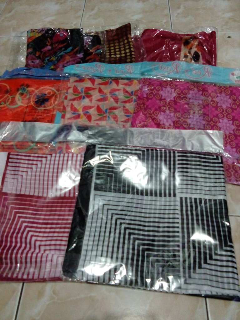 SalonUnix's tweet image. Unix salon Sidoarjo, jual kerudung segi 4, pasmina macam2 corak cuma 17 rb, hayo di order ya...
