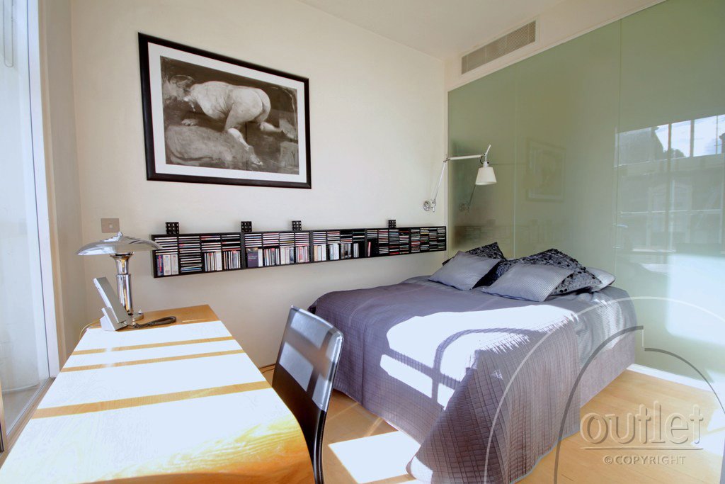 A personal favorite of mine right here in #Soho from @outlet4property via @mister_bnb misterbnb.com/rooms/15332 #LGBTI