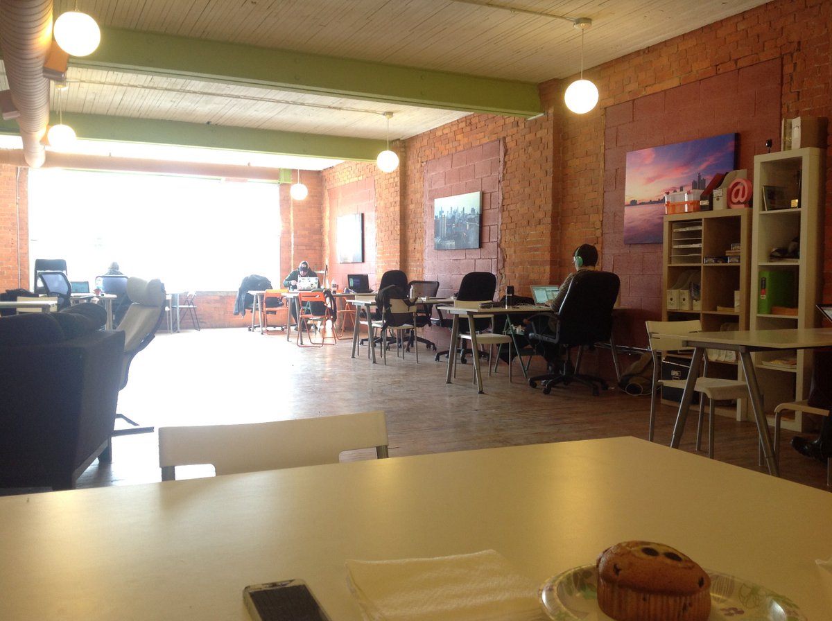GLoWDetroit's tweet image. Getting a bit done here @BambooDetroit in support of their #FreeWorkDay. Stop by say hi👋🏾 and #LetsGLoW