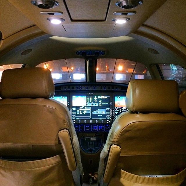 spotterscol's tweet image. Foto de @sdiaz1994 vía instagram.com/p/BCdR3j-IgYh/ - 👌🏼 my office ✈️ #ea50 #eclipsejet #eclipse500...