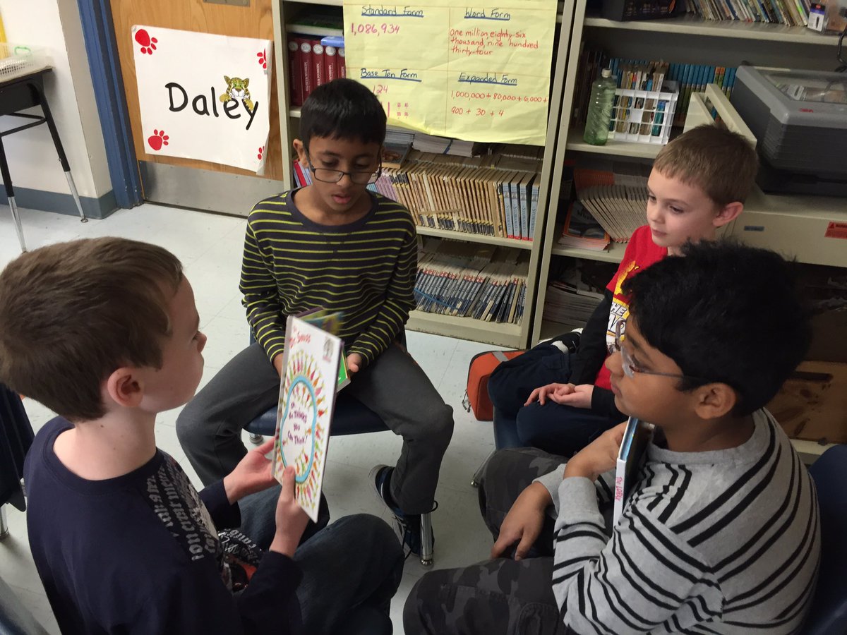 CarlyRabby's tweet photo. Reading Dr. Seuss books with our buddy class! #drseuss https://t.co/FQha2NtZN2