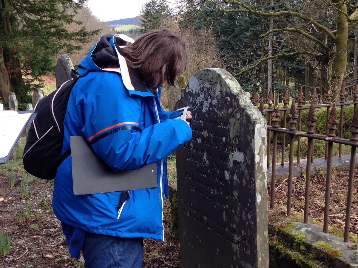 YsgolBroPedr's tweet photo. Yr 12 Geog on a fieldwork study in Cwmystwyth with @HywelGriffiths @Prifysgol_Aber #SusNet #lichenometry https://t.co/t6dCOnEpNv