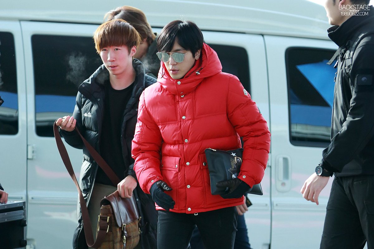 backstage_0622's tweet photo. [BACKSTAGE https://t.co/js2jGYqQ6V ]
20160122 인천공항 출국 #정용화 Uploaded
https://t.co/4AU3uFpN23 https://t.co/HUd08DdUit