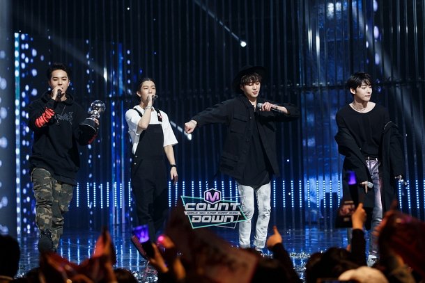 YGwinnerPH's tweet photo. [PHOTO] Winner @ MCD #sentimental1stwin https://t.co/GPk6faY9Wo