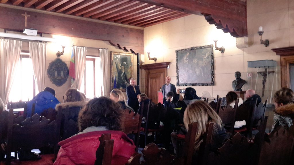 DolomitesUNESCO's tweet photo. #eductour continua nel #Palazzo della #Magnifica #Comunita' di #Cadore #Pieve di Cadore #Belluno #Veneto https://t.co/qvqCoRnT1L