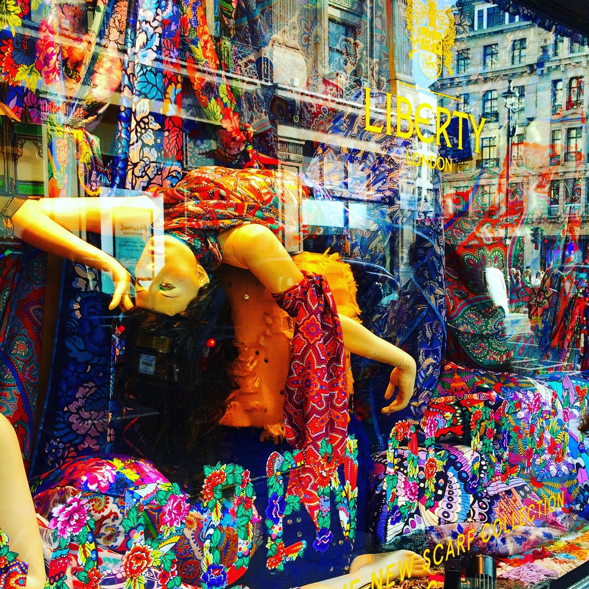 o2idesign's tweet image. Yesterday, admiring #springwindows &amp;amp; #productshowcase