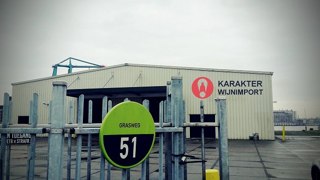 KarakterWijn's tweet photo. Aanstaande vrijdag gaan wij verhuizen. We willen iedereen verzoeken om voor vrijdag op tijd te bestellen! https://t.co/qOiTCPBRCY