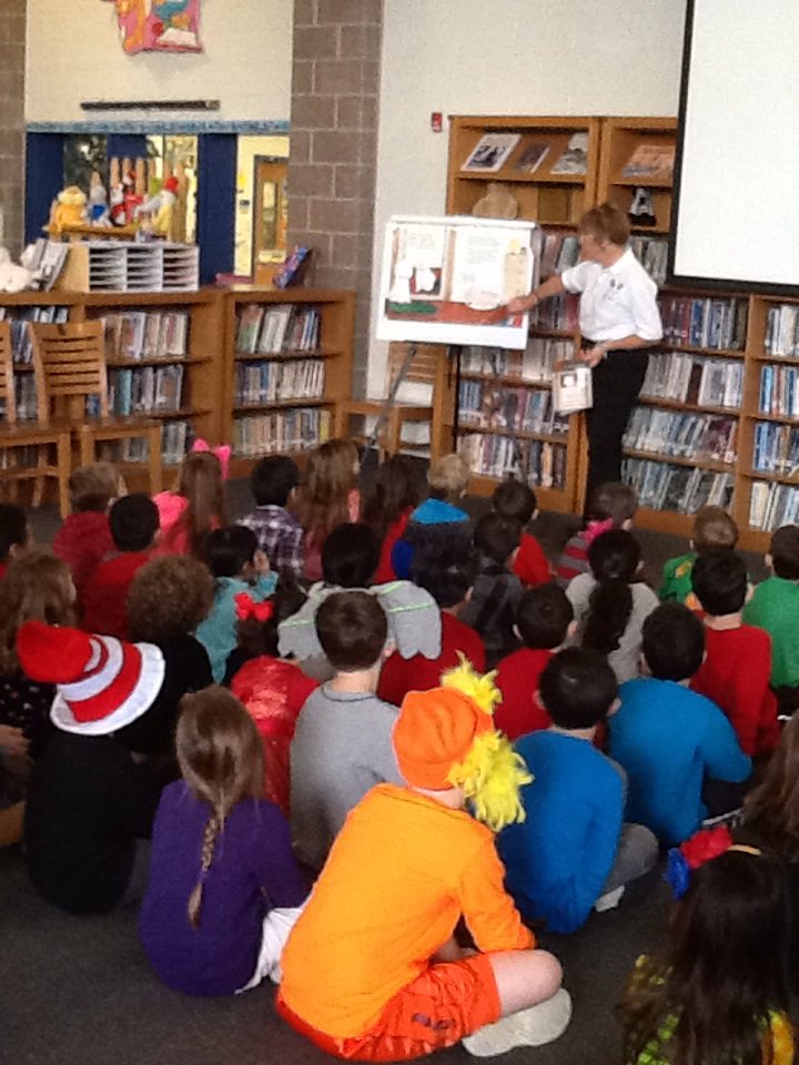 Mrs_Gravatt's tweet photo. Author Kathleen DiMario visits kindergarten and first grade students to help celebrate Read Across America Day! https://t.co/S2OybUb2Pj