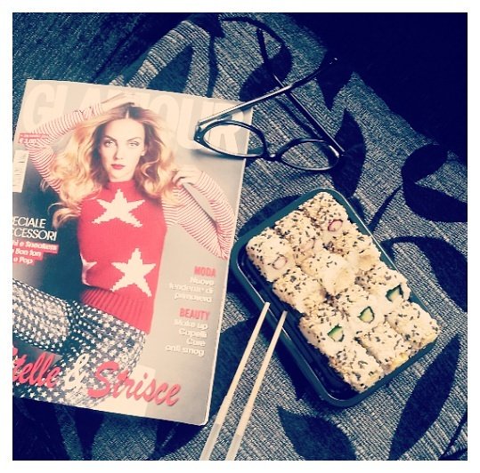 SoStylishSbyS's tweet photo. Anche dall'Olanda il mio magazine preferito è @glamouritalia #iloveglamour #mymagazine #girlintravel https://t.co/qgmVbZpwT4