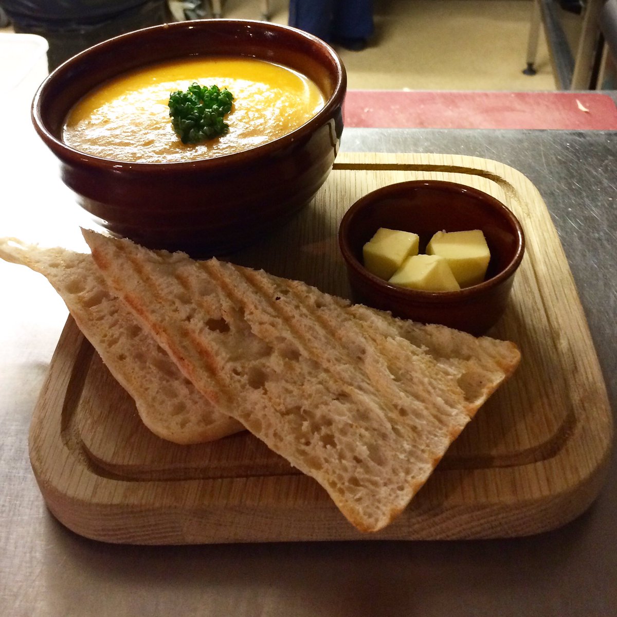 TradersMacc's tweet image. It's definitely a day for getting all warm &amp;amp; toasty with some of our beautiful homemade soup #tradersthedaytimecafe