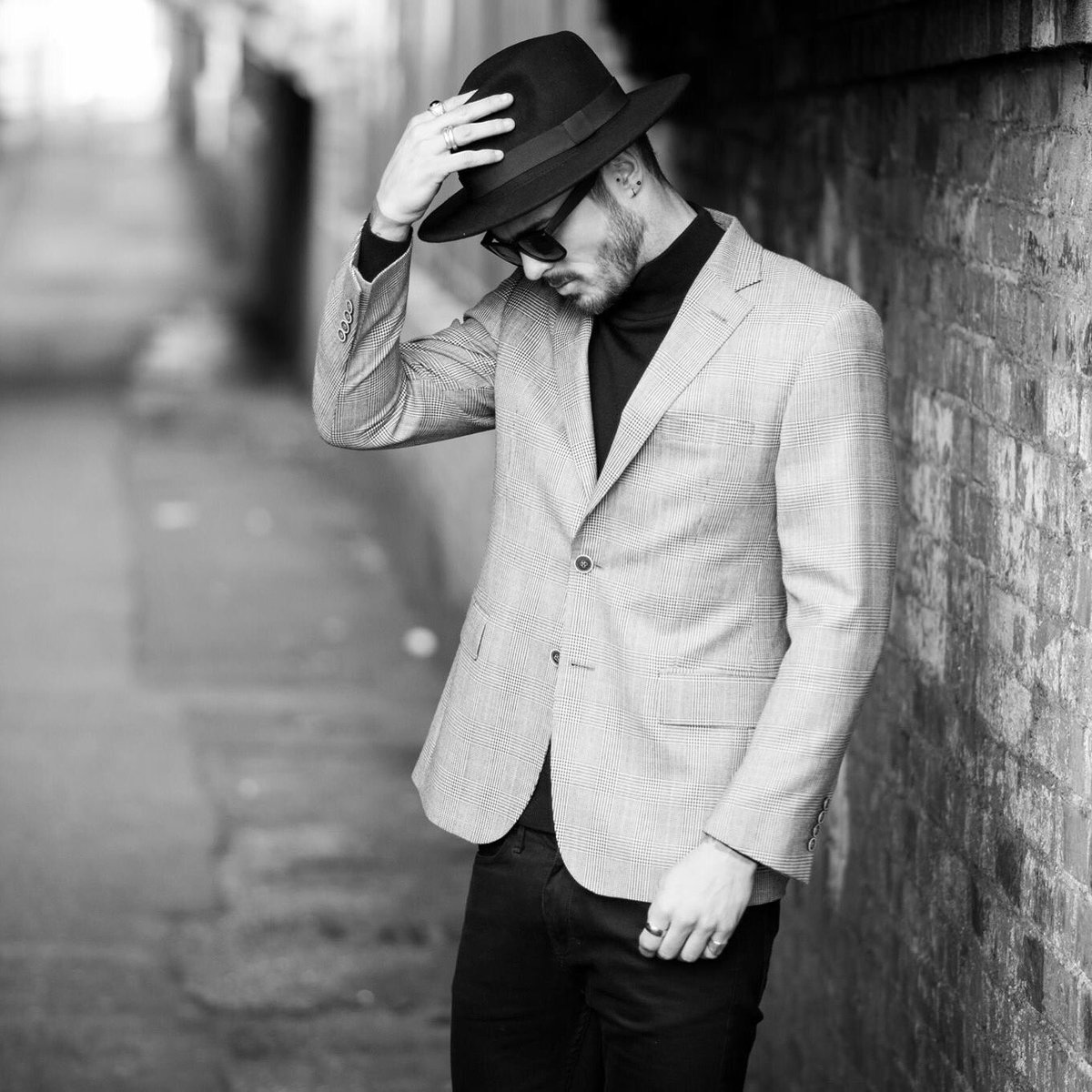 crossandjones89's tweet photo. C R O S S &amp; J O N E S #LFW #mensfashion #bespoke #gentleman @SamReece https://t.co/UiPo65z2Iv