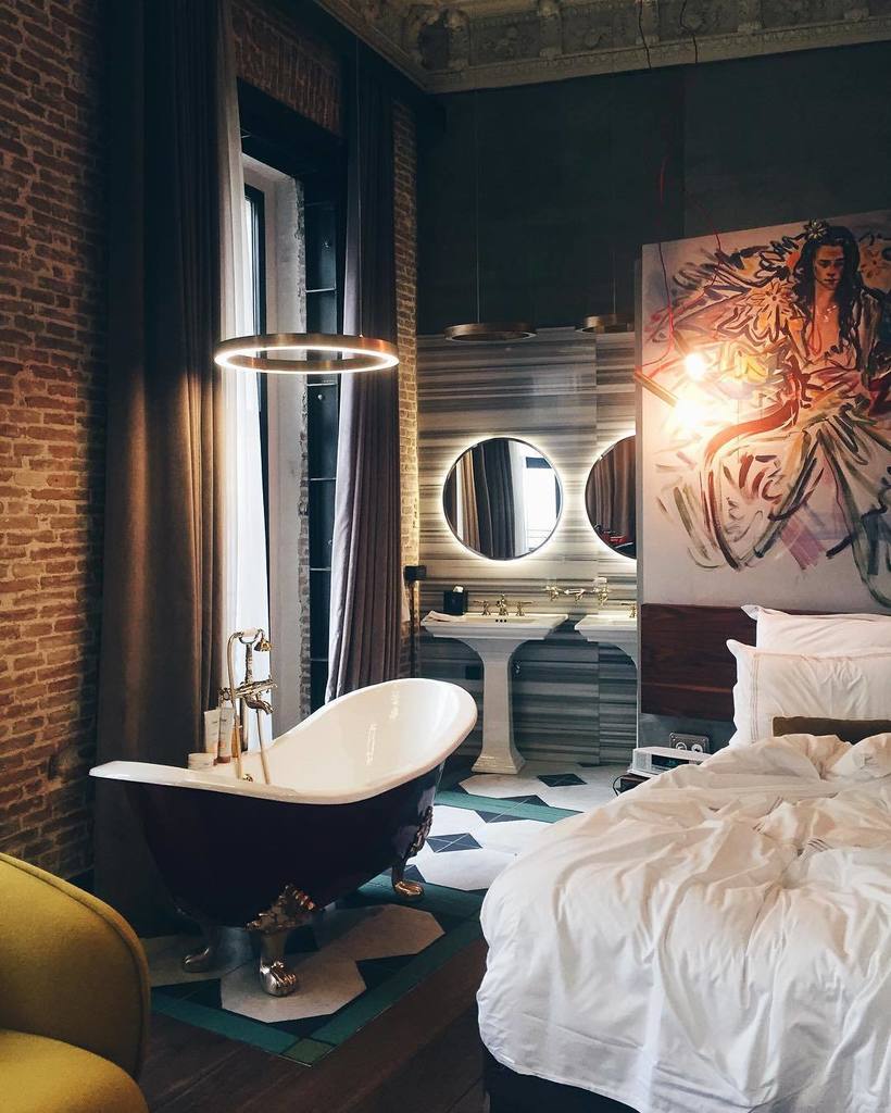 Bugün <a href="/thepublichotel/">Occidental ThePublic</a> in tarihi ve keyifli atmosferinde bi işler peşindeyiz🙊🙈🙉 Merakta kalanlar için snapchat:gamze…