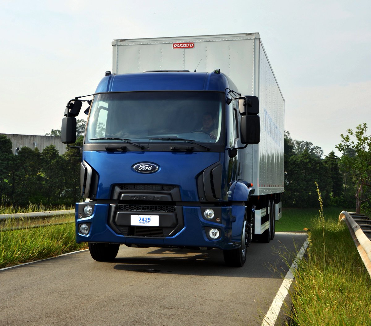 transporta's tweet photo. Saiba todos os detalhes da nova linha da Ford Cargo #Torqshift com câmbio automatizado-> https://t.co/Bte9j84IMe https://t.co/J5eWyRx9S5