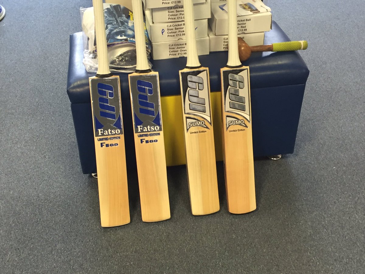 cjicricketuk's tweet photo. Some lovely big LE bats getting stickered all under 3lb and huge profile, light pick up! #cjicricket https://t.co/f6kJxhB2Y2