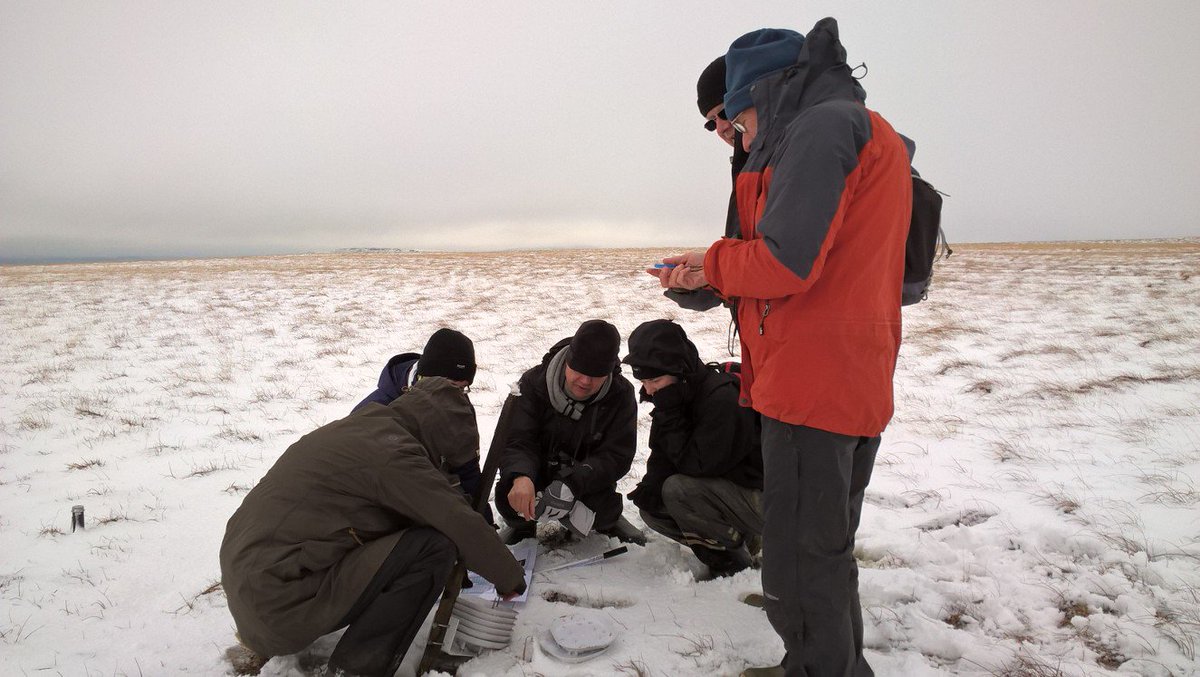 MoorCitizens's tweet photo. Volunteers at @MarsdenmoorNT have been out in the snow today! Seen here downloading air humidity data. #tempcon https://t.co/D6xQheo80q
