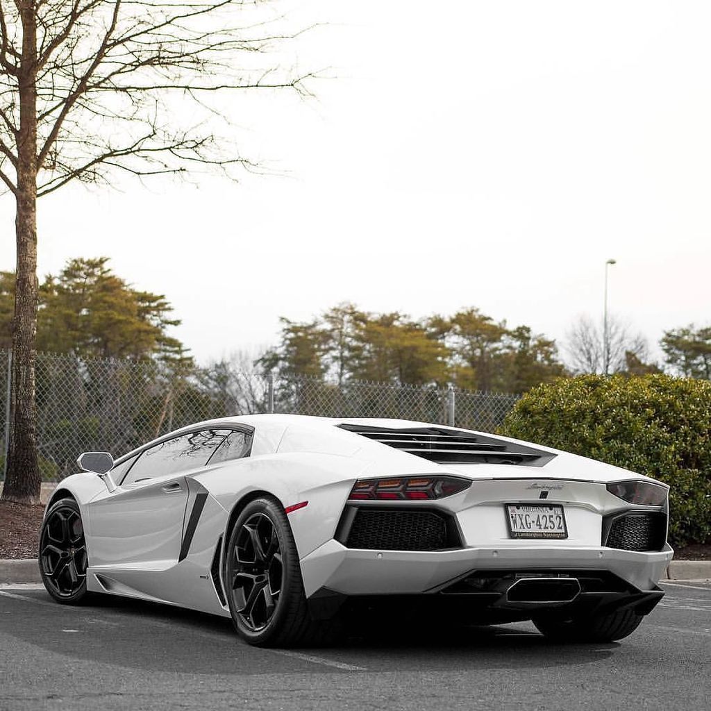 RT: #cars #carporn #supercar Stunning Aventador! #Lamborghini #Aventador #AutomotiveDreams 
Photo by: @bjamin.photo…