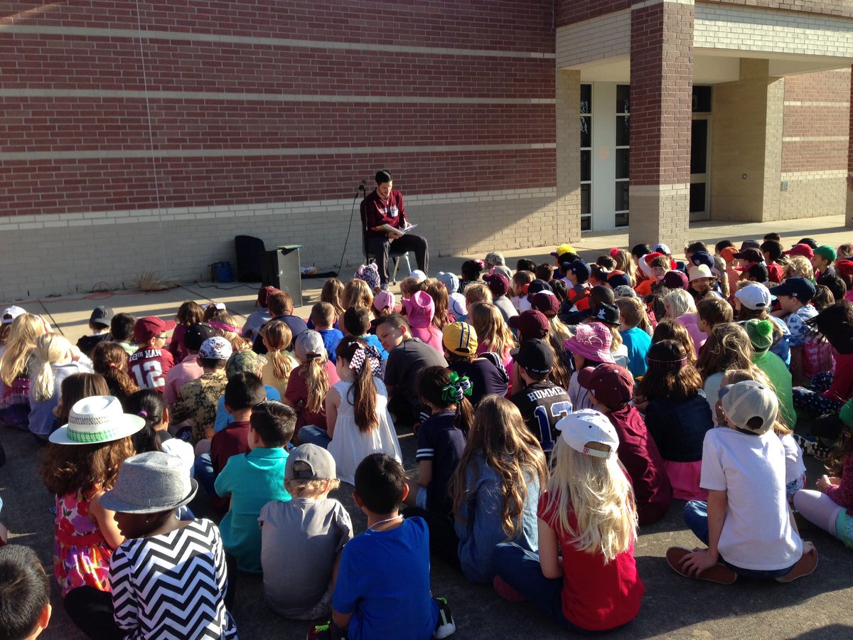 PmoSampson's tweet photo. A&amp;M quarterback scores reading Dr. Seuss to @SampsonElem second graders! #ReadAcrossAmerica @CyFairISD https://t.co/gUxPVUaErO