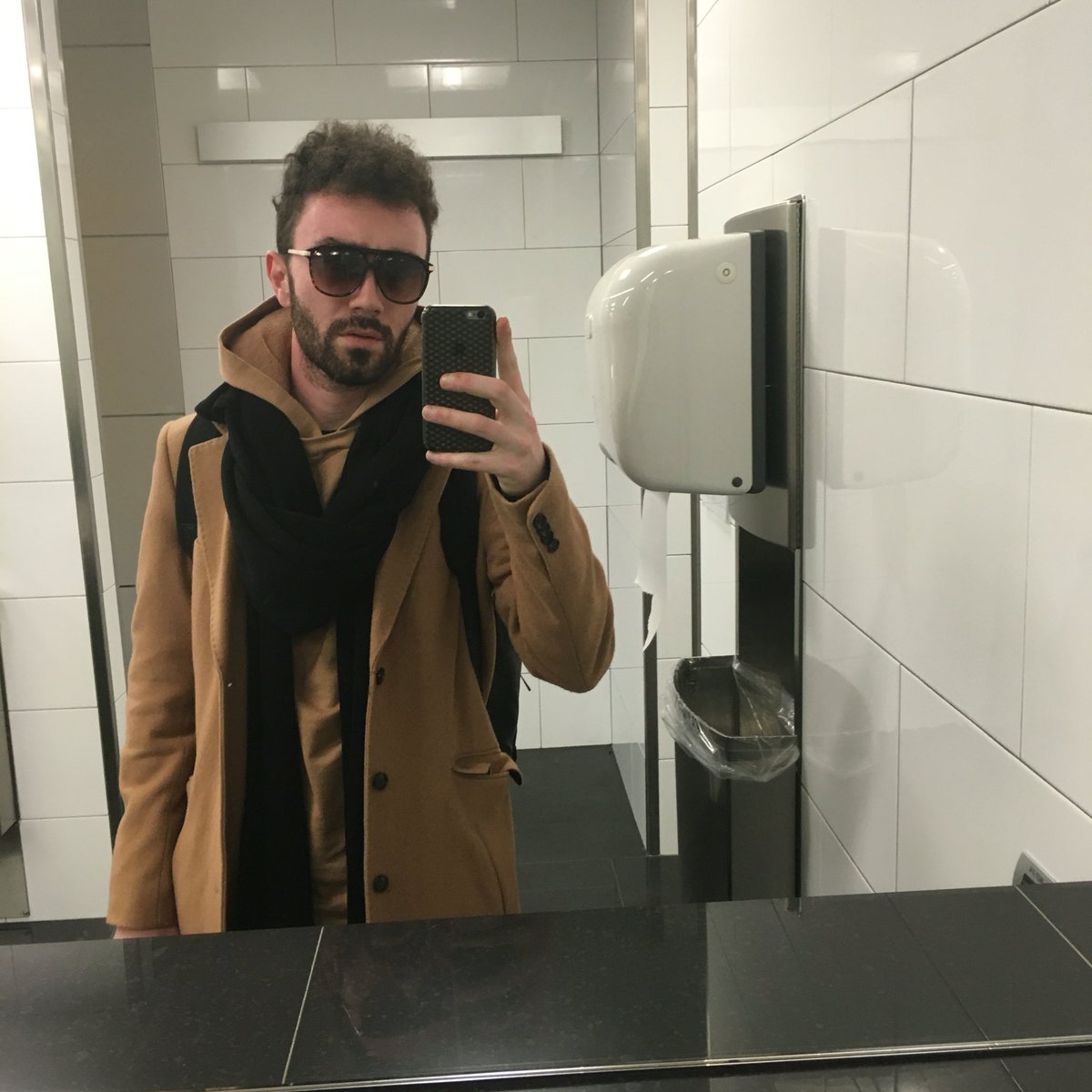 Birdo_'s tweet photo. Shameless bathroom selfie #Iceland 🇮🇸 #ShouldaGotThatTrimThoBoyyy https://t.co/7lNn9NLP36