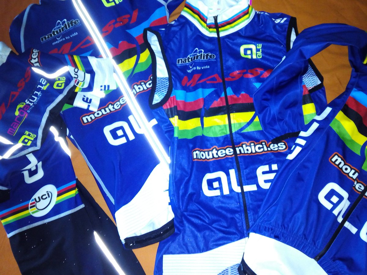 <a href="/alespanya/">AleEspaña</a> mi traje de este año por gentileza de ALE. muchas gracias amigos.nos vemos en breve en Biniarbeig!