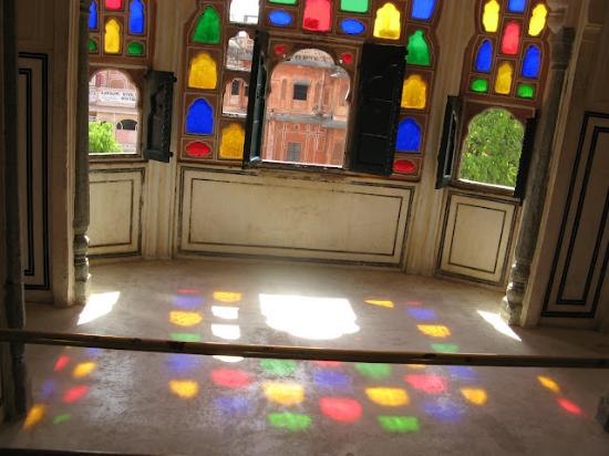 mjsjcc's tweet photo. #FlauntWithColours #GalaxyA7 #SamsungMobileIndia @gulzarsethi @vimalc @SamsungMobileIN Hawa Color Mahal :) https://t.co/LIzpH7Kx7m