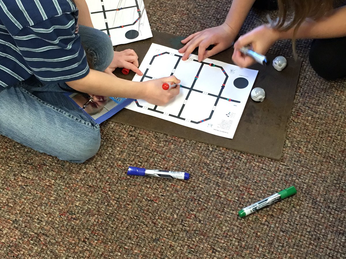 ISD196Coding's tweet photo. Pinewood Tech Team having some fun planning for Engineering Night using MakeyMakeys &amp; Ozobots. @TechArt14 #code196 https://t.co/2fTDTYE3U7