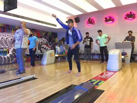 Kingkohli_Team's tweet photo. Blowing time #kingkohli at #RED #Varoda #Gujarat @himanshkohli https://t.co/COrYKblbOY