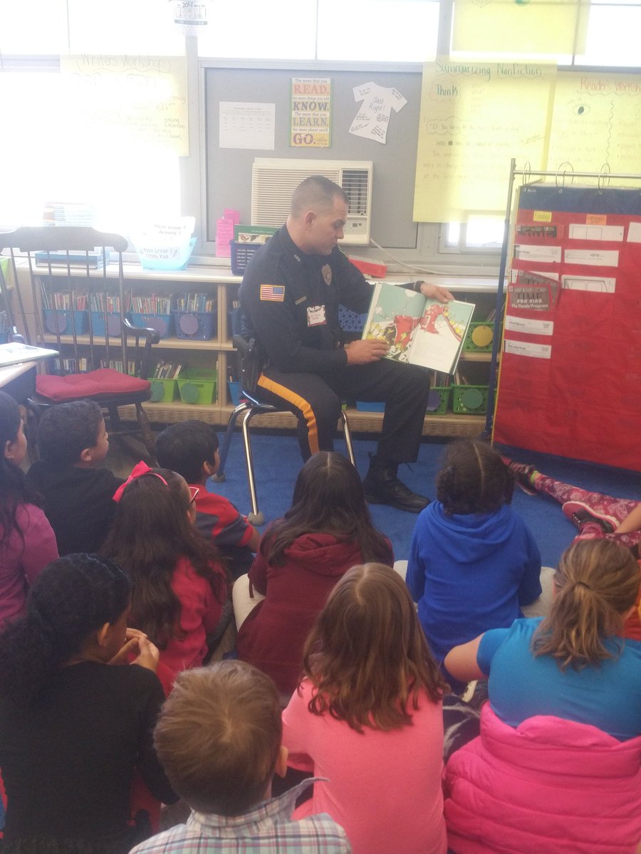 Detective Cole read to B23! Thank you to Somerville PD. Kids had a great time!#ReadAcrossAmerica
