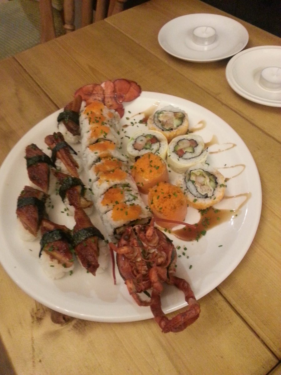 We can prepare this banquet for your party! #sushi #lobster