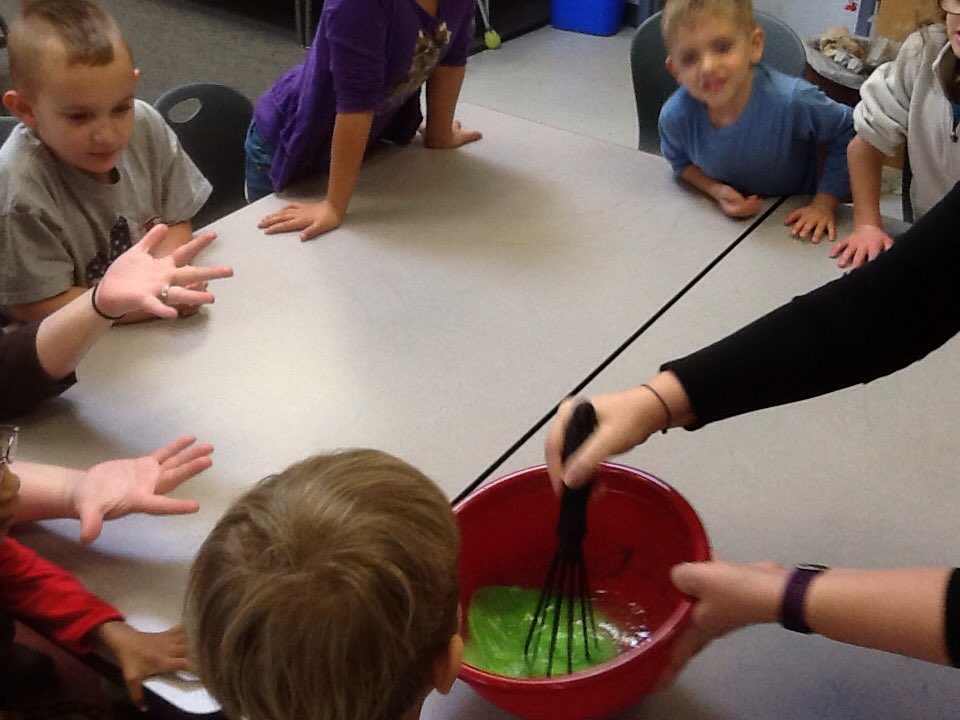 MrsMaltbyMRS's tweet photo. Celebrating Dr Seuss with cooking! @MillsRiverSch #THEplacetobe #CookingAndLearning #GreenEggsAndHam https://t.co/mY2Rj55ifE