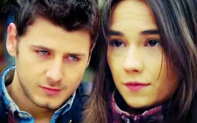 CakEfsane's tweet photo. Atarlı ve duygulu aşıklar😄👀❤ 
#behlül #sefil #EkSev https://t.co/tGHW36z4Li