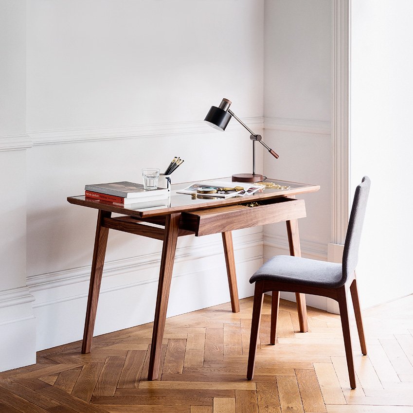 ELLEDecoUK's tweet photo. Out hot pick from @marksandspencer SS16 is this gorgeous desk from the ‘Conran+’ collection #highstreethit https://t.co/oW22V5QCK5
