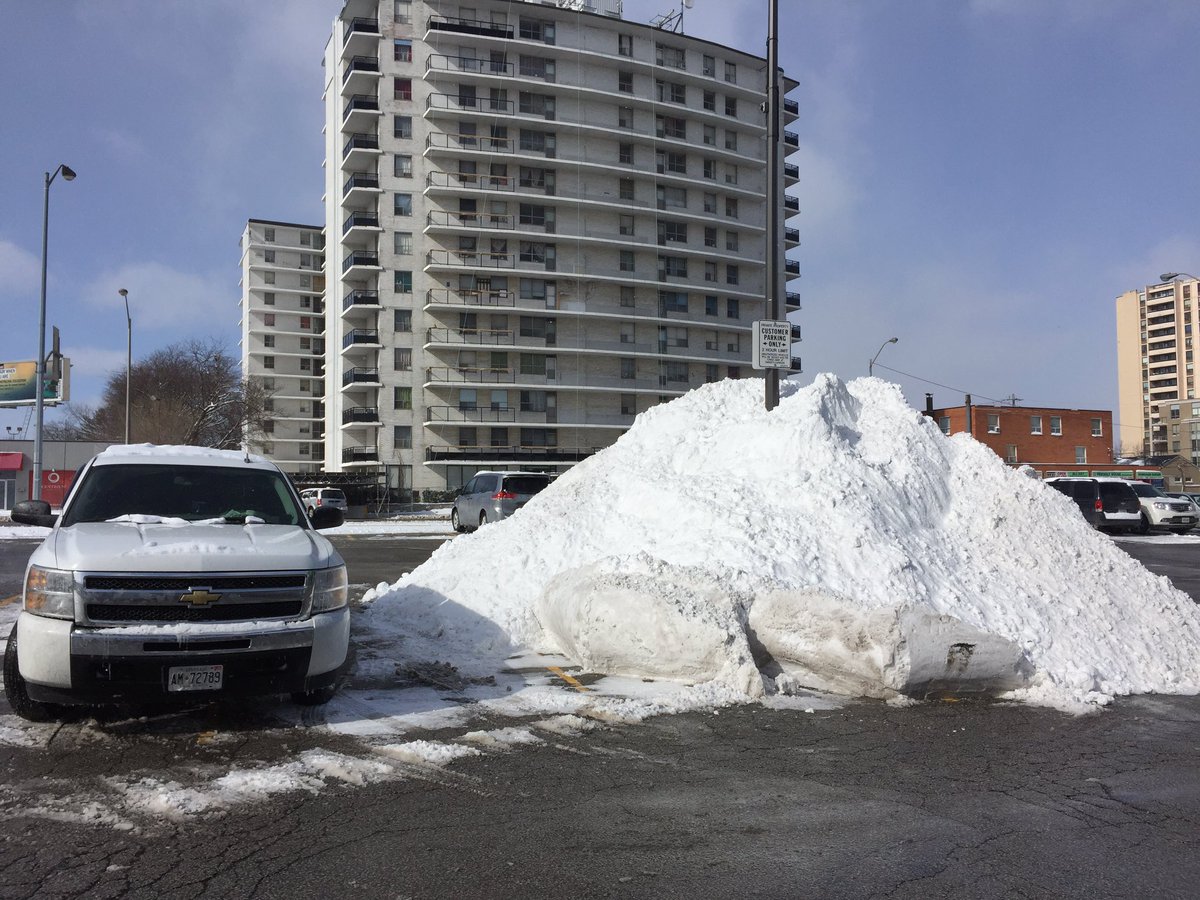 Think we had some snow last night 🇨🇦