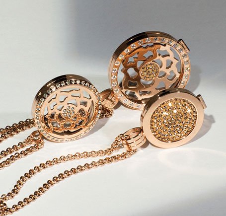 We have a <a href="/Carraig_Donn/">Carraig Donn</a> locket to give away for Mother's Day. RT by midnight Thurs 3 March for your chance to win!