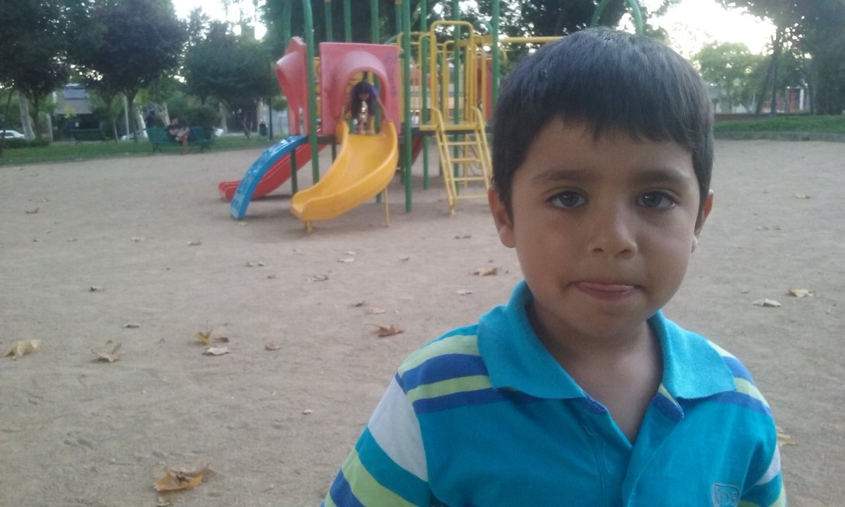 PabloSanchOnate's tweet photo. No hay forma ninguna que me quites 4 de los 10 días del mes en que veo a mi hijo, defenderé con dientes y garras. https://t.co/dEpQpFnSfz