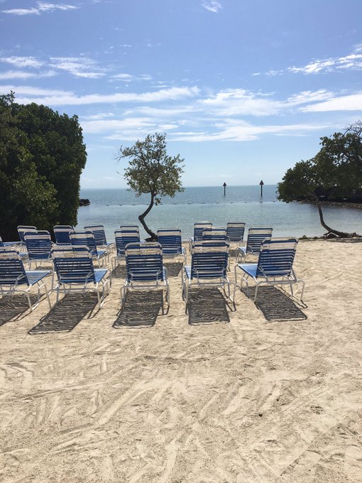 It's unbelievably beautiful here. I'm in paradise. #FloridaKeys https://t.co/VSsLHpKpGk<a href="/tag/floridakeys"class="tags"><span>#floridakeys</span></a>