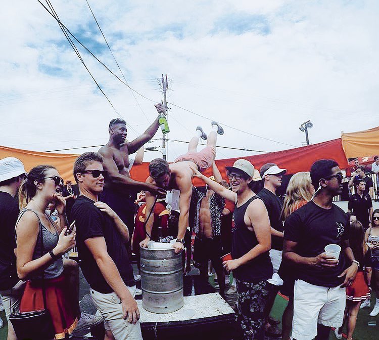 USCFrats's tweet photo. Frat On 🍻 #Everyday #USCFrats https://t.co/TYhSNYZRs8