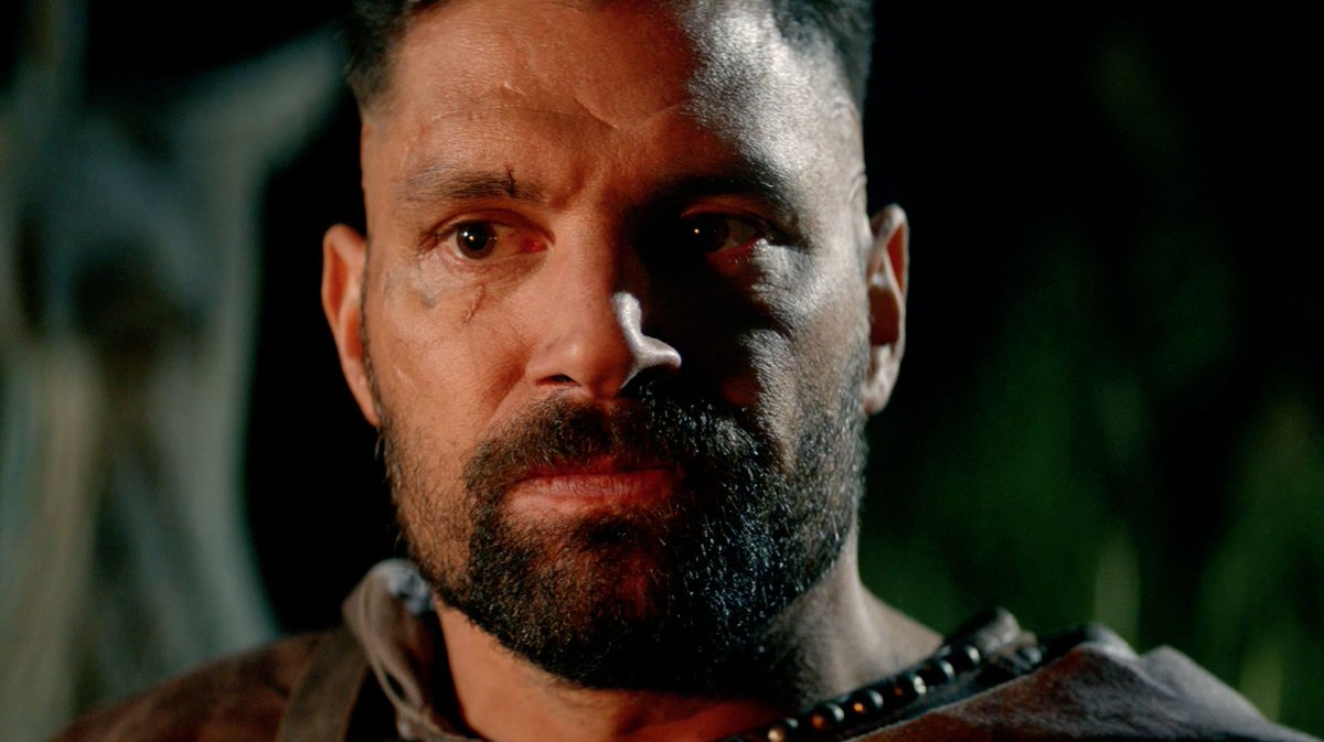 Shannara's tweet photo. Last night was the season finale of #Shannara. If you haven't watched yet, it's time you do: https://t.co/CIoXpN63NY https://t.co/0wuHJpDtW0