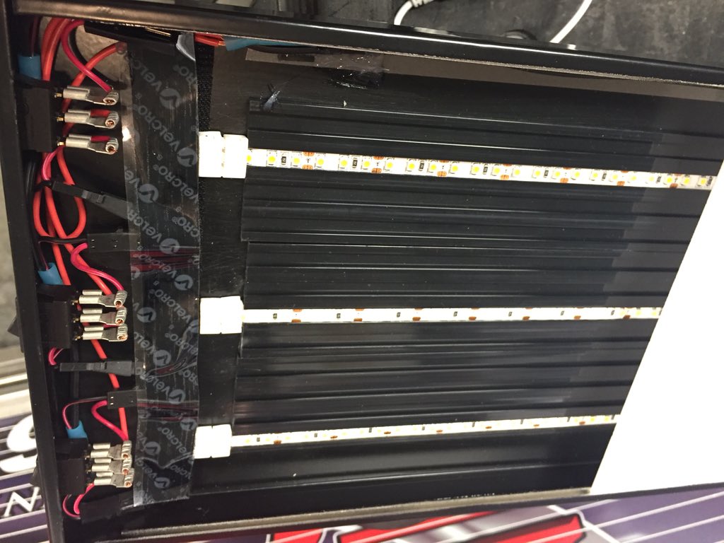 a1toolpdr's tweet image. Easy in...easy out!  Pick your Color!  #A1tools Warm white, cool white, green, red, blue pdrtool.com/index.php?rout…