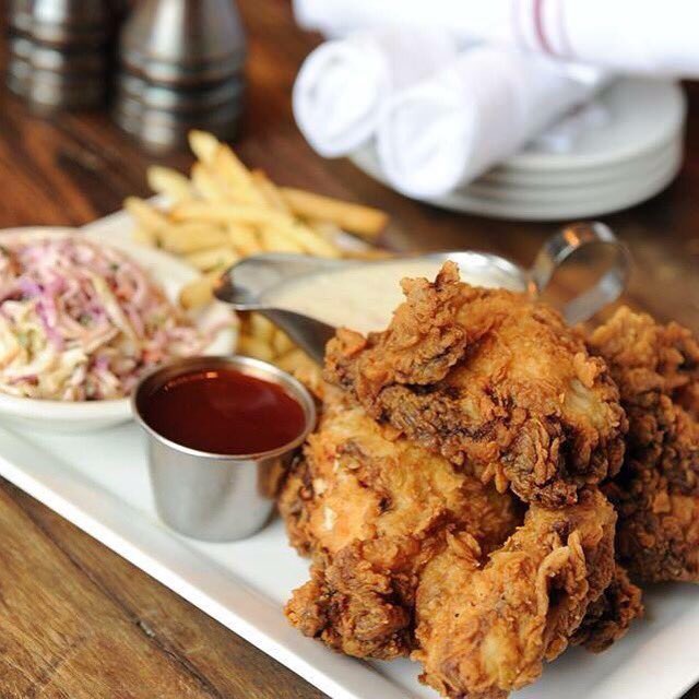 LibertyKitchen's tweet photo. Dixie Fried Chicken Wednesday #houHeights #LibertyKitchen #lkhh #dixiefriedchicken https://t.co/RSDVVZ6jDh